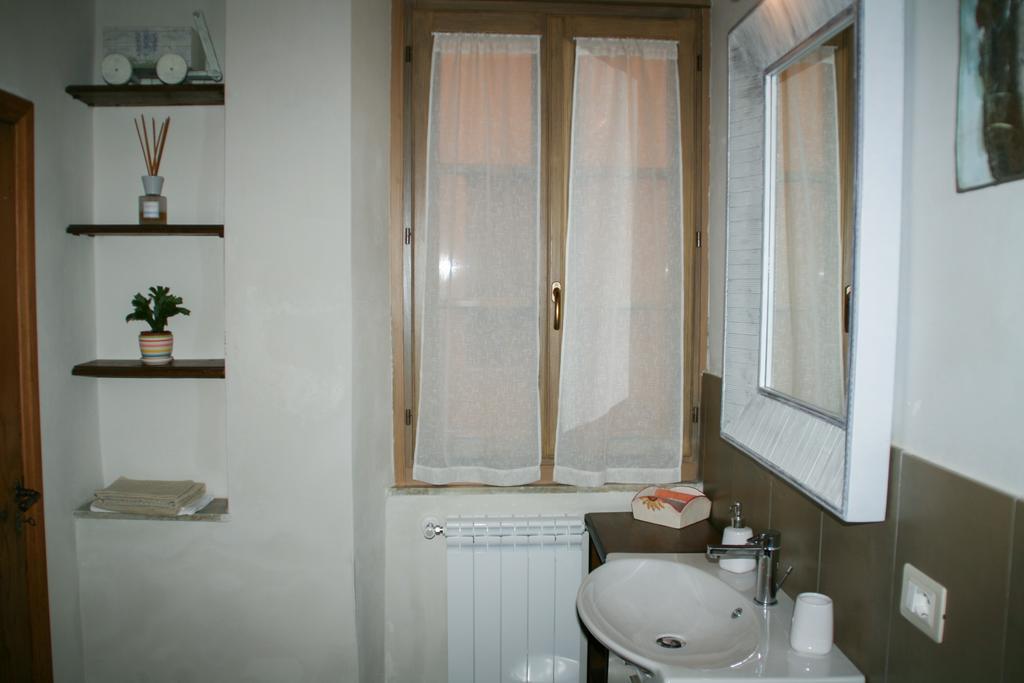 Residenza Fra Le Torri - Charme & Art Gallery Home Arezzo Pokój zdjęcie