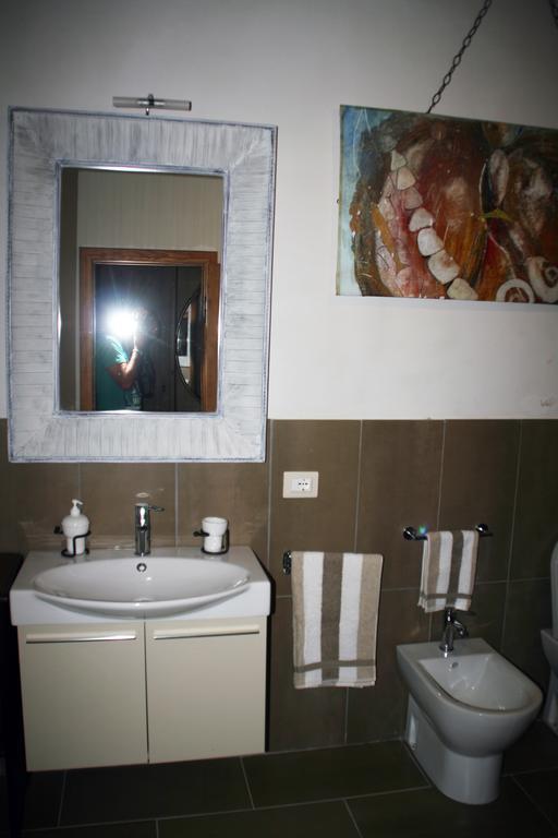 Residenza Fra Le Torri - Charme & Art Gallery Home Arezzo Pokój zdjęcie